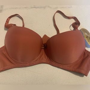 Pack of 4 push-up t-shirt bra’s size 34B. New with tags.